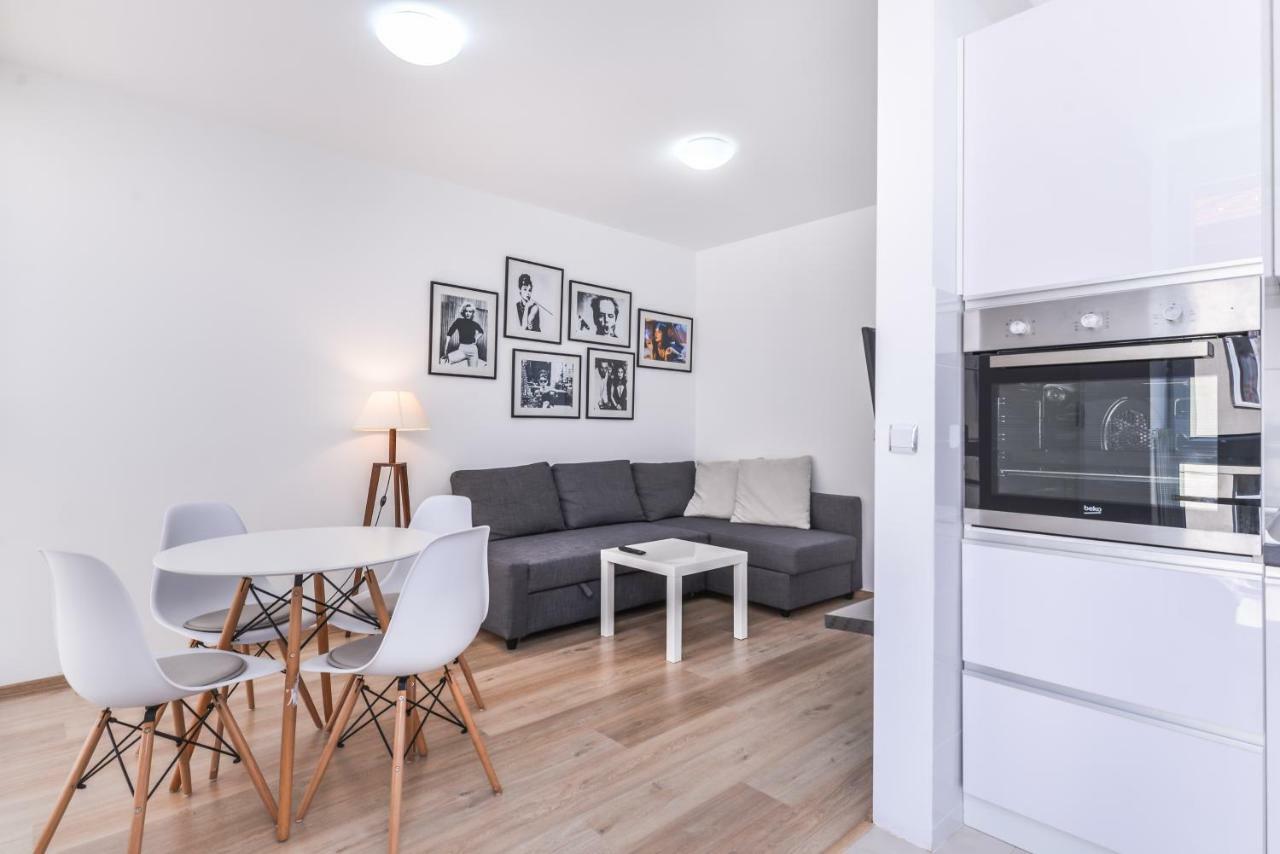 סופיה Cinecitta - One Bedroom Lion'S Bridge Apartment מראה חיצוני תמונה